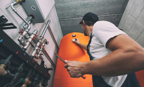 Plumber providing residential and commercial plumbing services in Barrie, ON